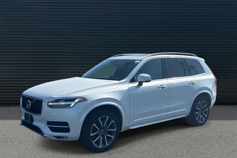 2018 Volvo XC90 T6 AWD Momentum photo 1