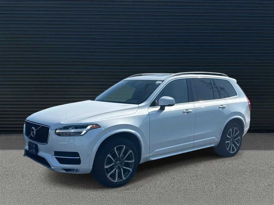 2018 Volvo XC90 T6 AWD Momentum photo 1