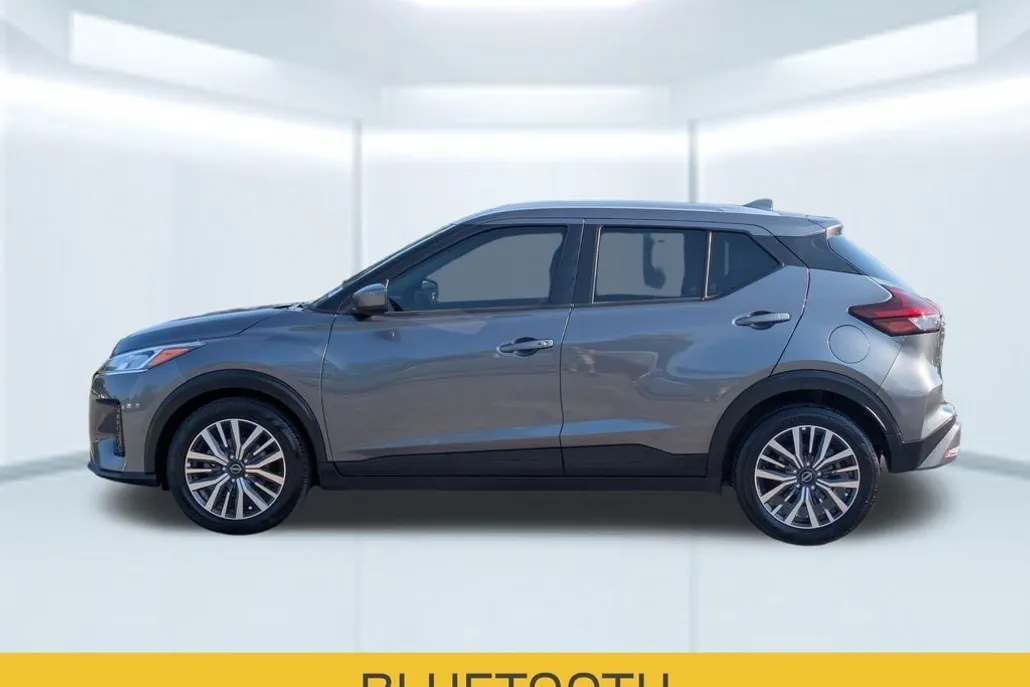 2023 Nissan Kicks SV photo 1