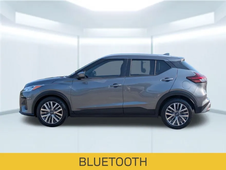 2023 Nissan Kicks SV photo 1