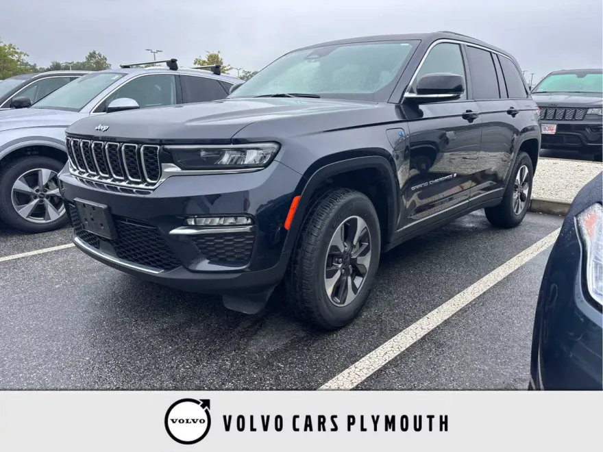 2023 Jeep Cherokee Base photo 1