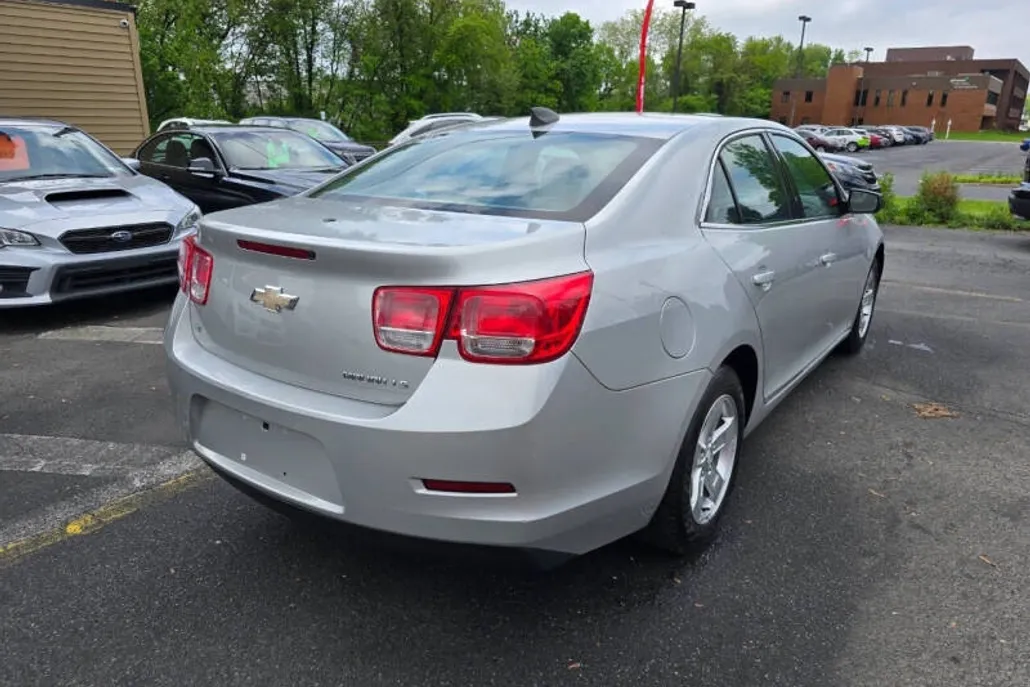 2015 Chevrolet Malibu LS photo 1