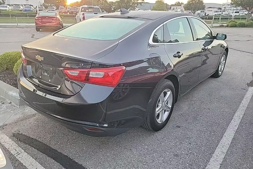 2023 Chevrolet Malibu 1LT photo 1