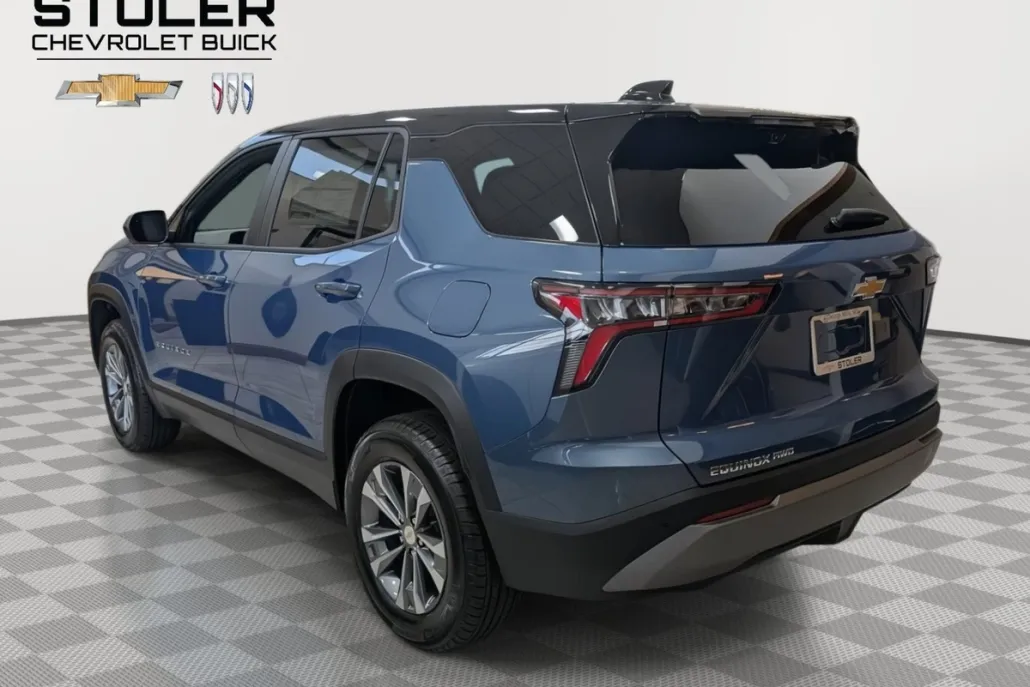 2026 Chevrolet Equinox LT photo 1