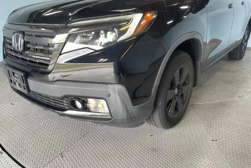 2020 Honda Ridgeline Black Edition photo 1