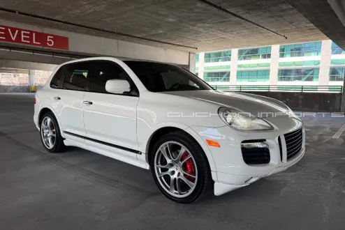 2009 Porsche Cayenne GTS photo 2