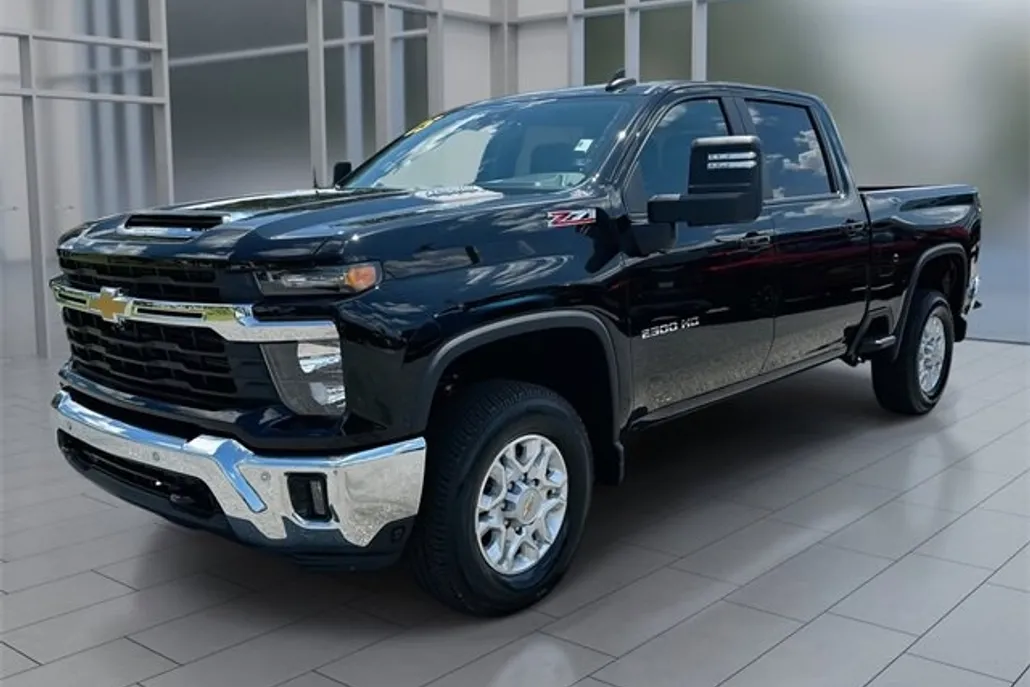 2025 Chevrolet Silverado 2500HD LT photo 1