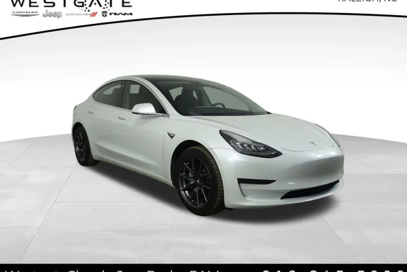 2019 Tesla Model 3 Standard Range Plus photo 1