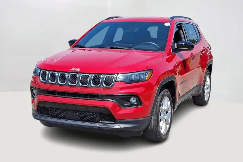 2023 Jeep Compass Latitude Lux photo 1