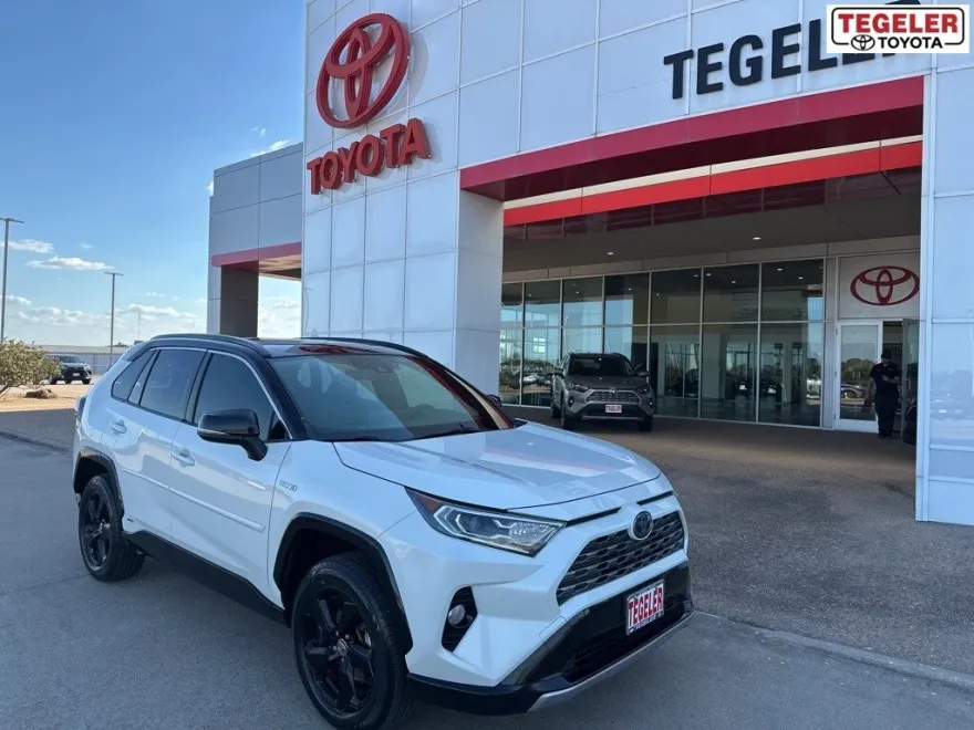 2020 Toyota RAV4 Hybrid XSE photo 1