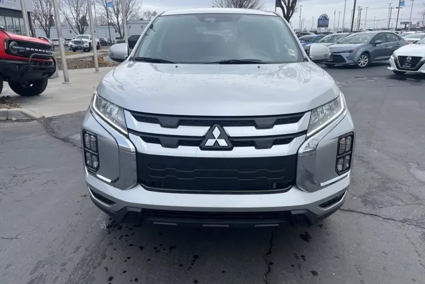 2024 Mitsubishi Outlander Sport ES LE SE photo 1