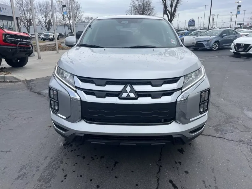 2024 Mitsubishi Outlander Sport ES LE SE photo 1