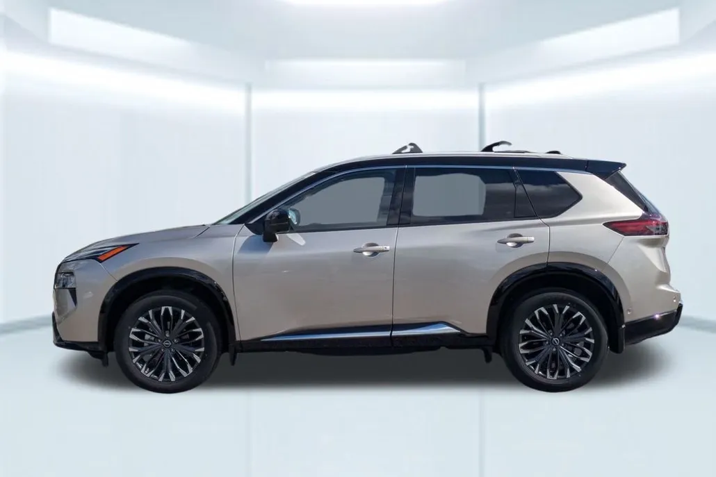 2025 Nissan Rogue Platinum photo 1