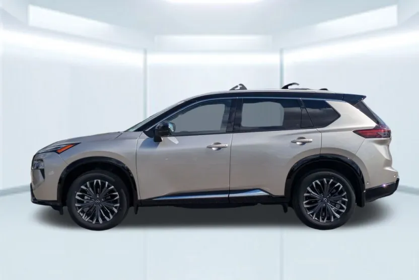 2025 Nissan Rogue Platinum photo 1