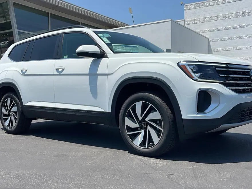 2025 Volkswagen Atlas SE Technology photo 1