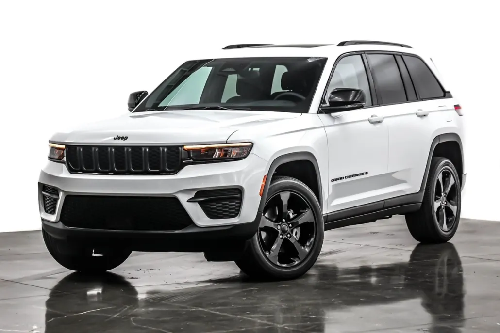 2023 Jeep Grand Cherokee Altitude photo 1