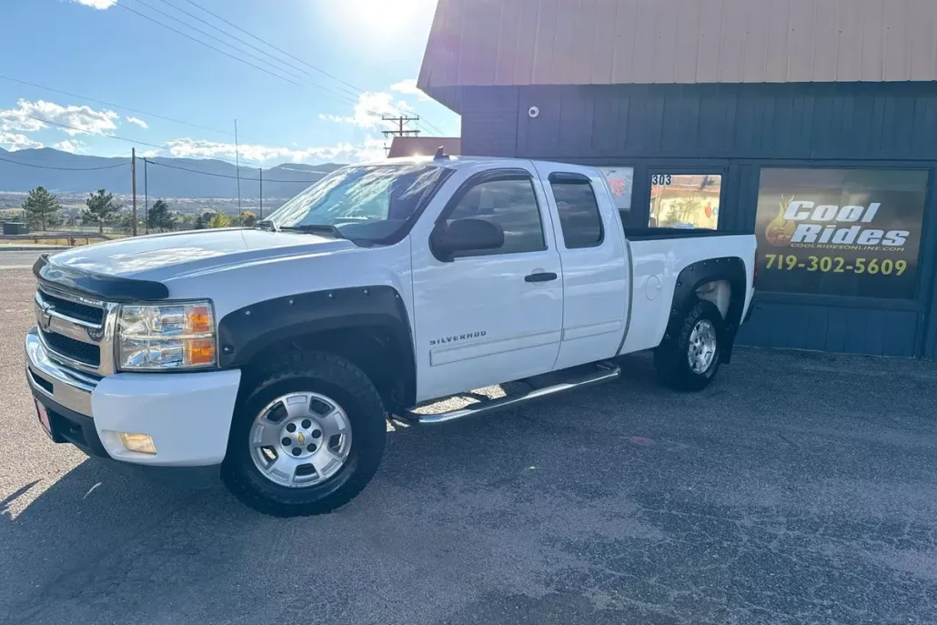 2010 Chevrolet Silverado 1500 LT photo 1