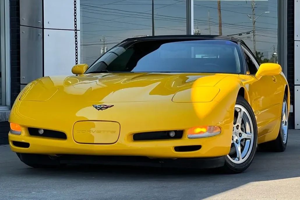 2002 Chevrolet Corvette Base photo 1