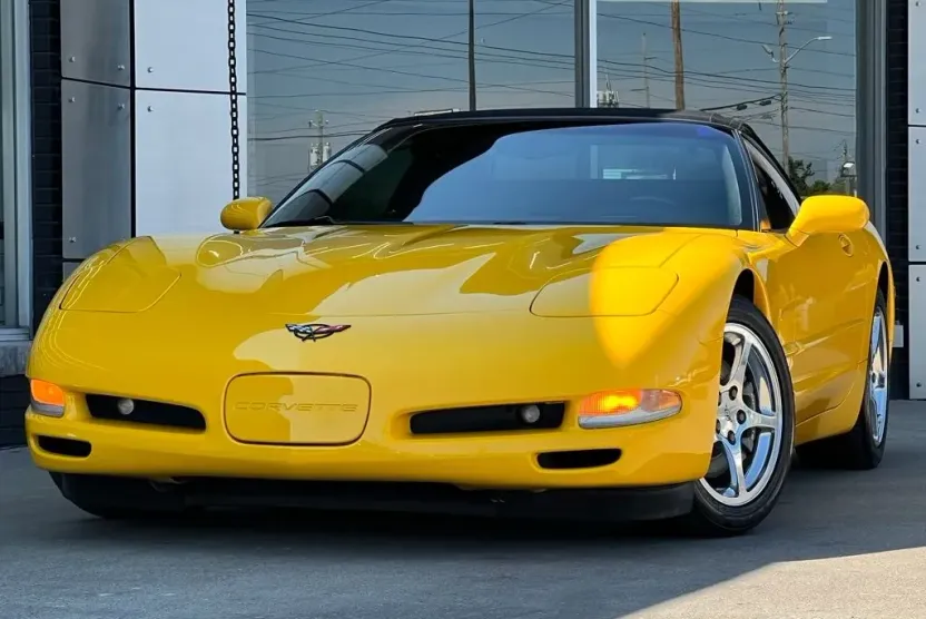 2002 Chevrolet Corvette Base photo 1