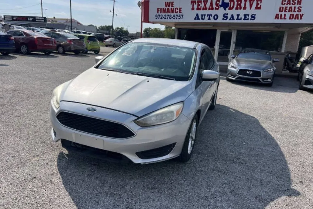 2018 Ford Focus SE photo 1