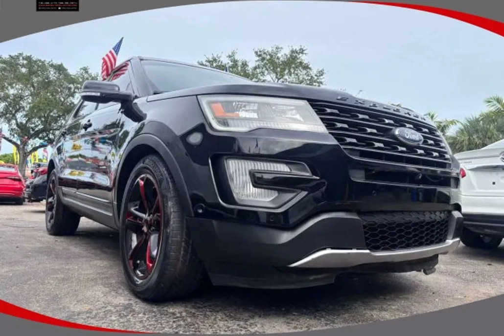 2017 Ford Explorer Sport photo 1
