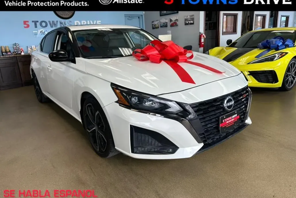 2023 Nissan Altima 2.5 SR photo 1