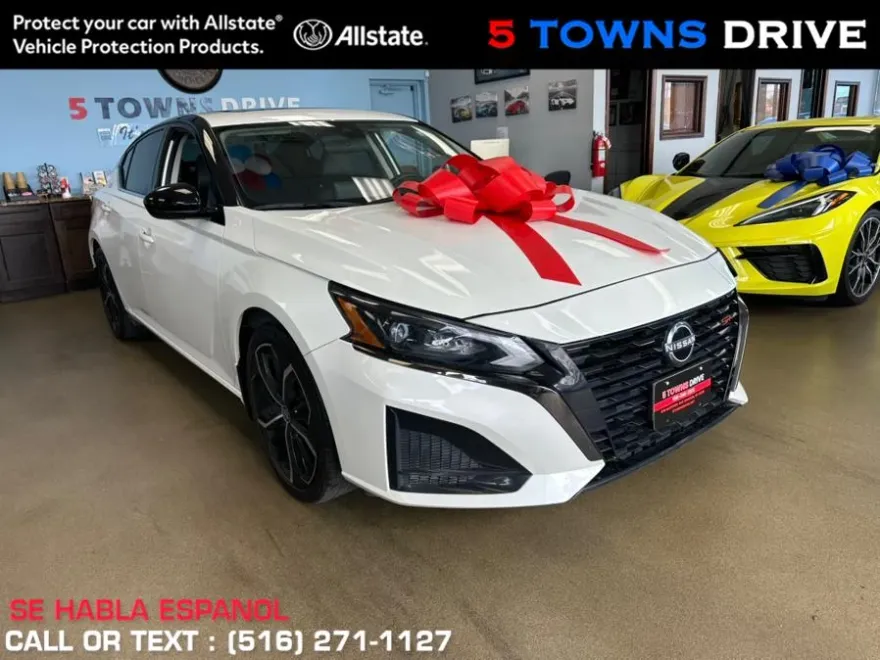 2023 Nissan Altima 2.5 SR photo 1