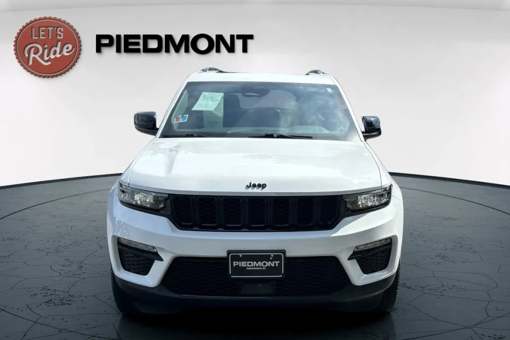 2024 Jeep Grand Cherokee Limited photo 1