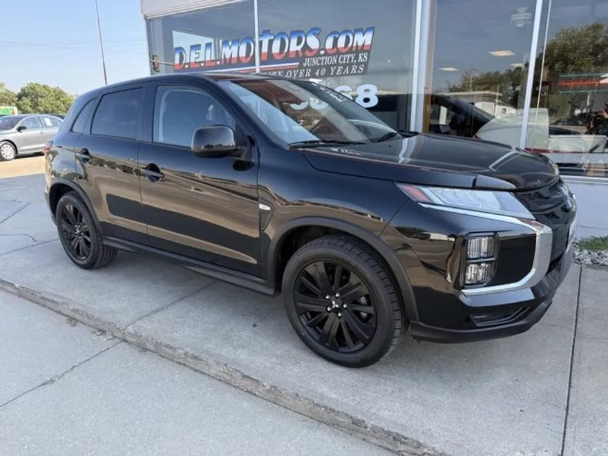 2021 Mitsubishi Outlander Sport LE photo 1