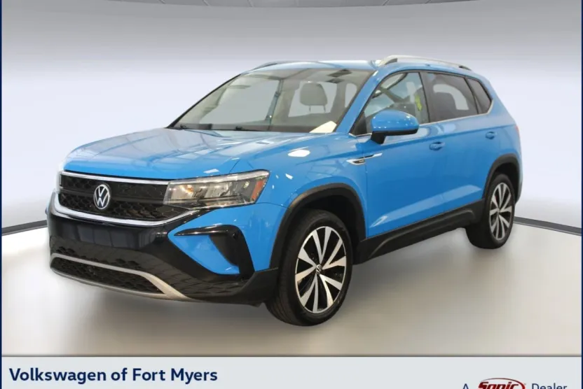 2022 Volkswagen Taos SE photo 1