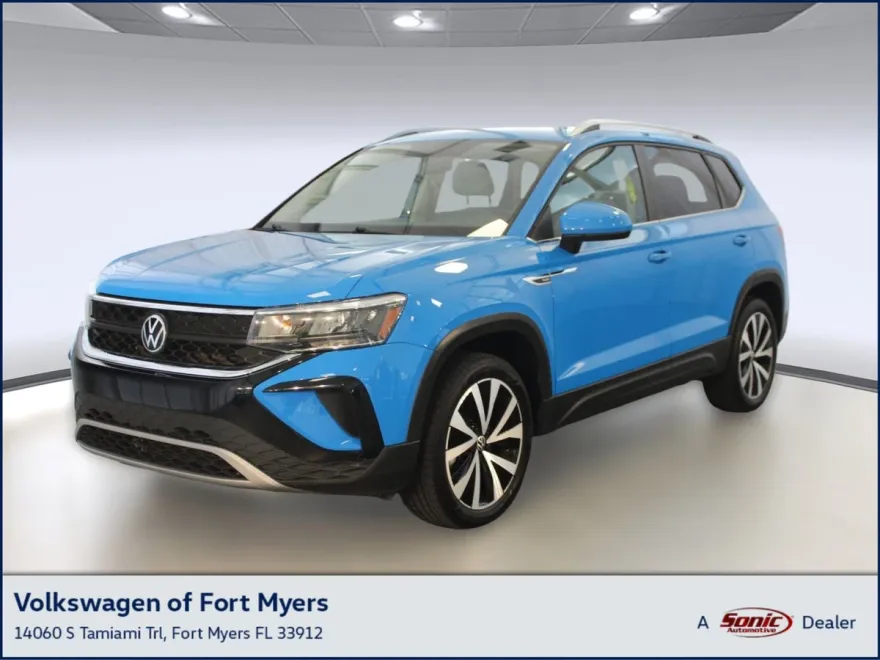 2022 Volkswagen Taos SE photo 1