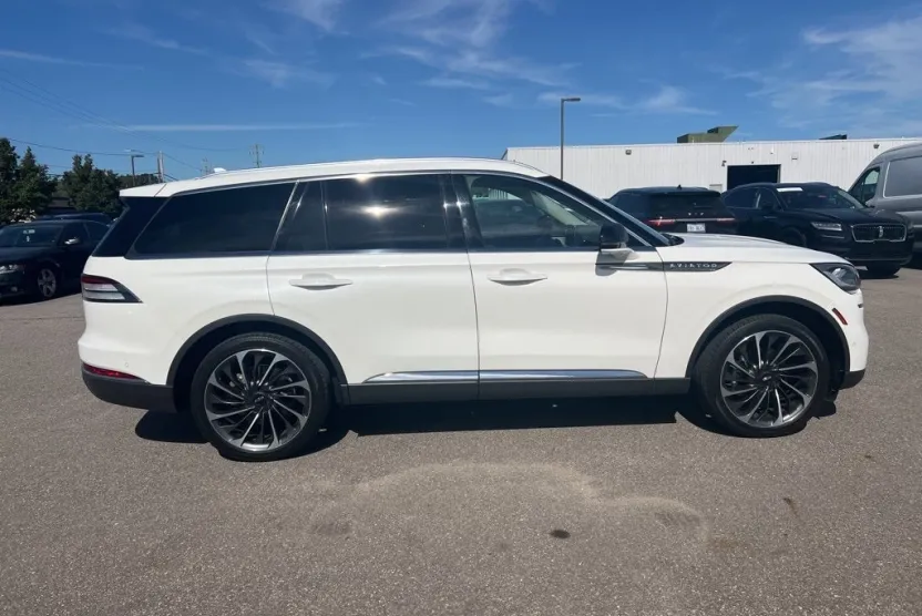 2022 Lincoln Aviator Reserve photo 1