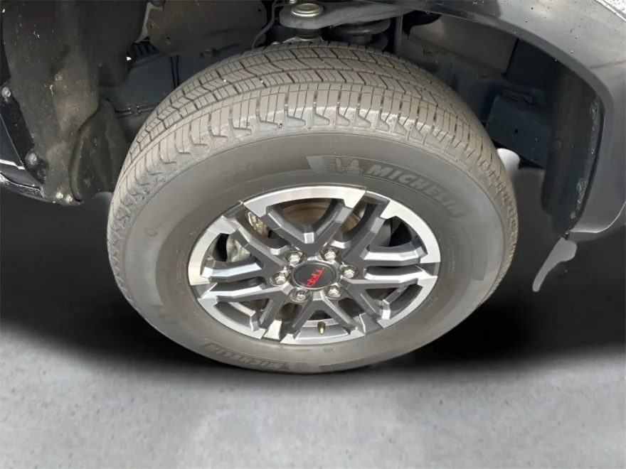 2024 Toyota Tacoma TRD Sport photo 1