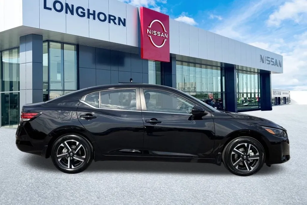 2025 Nissan Sentra SV photo 1