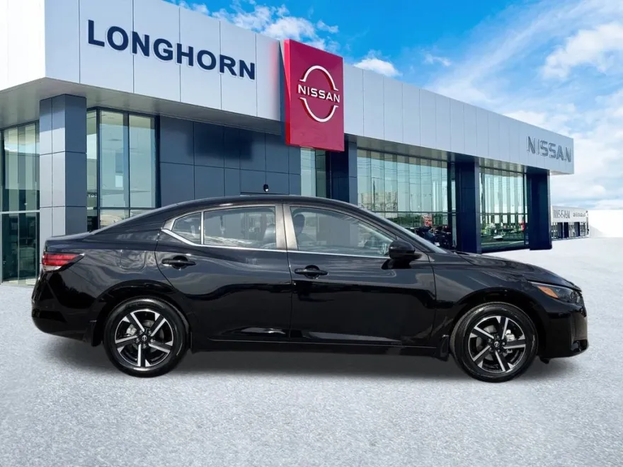 2025 Nissan Sentra SV photo 1