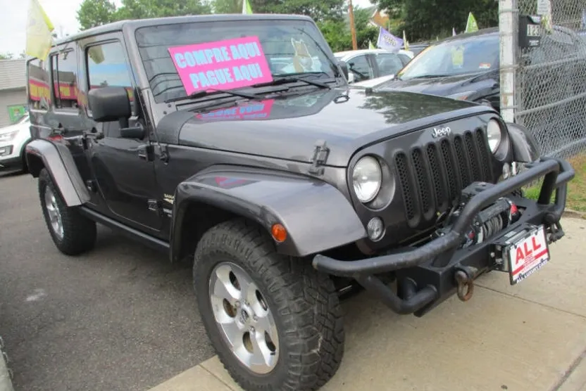 2014 Jeep Wrangler Unlimited Sahara photo 1