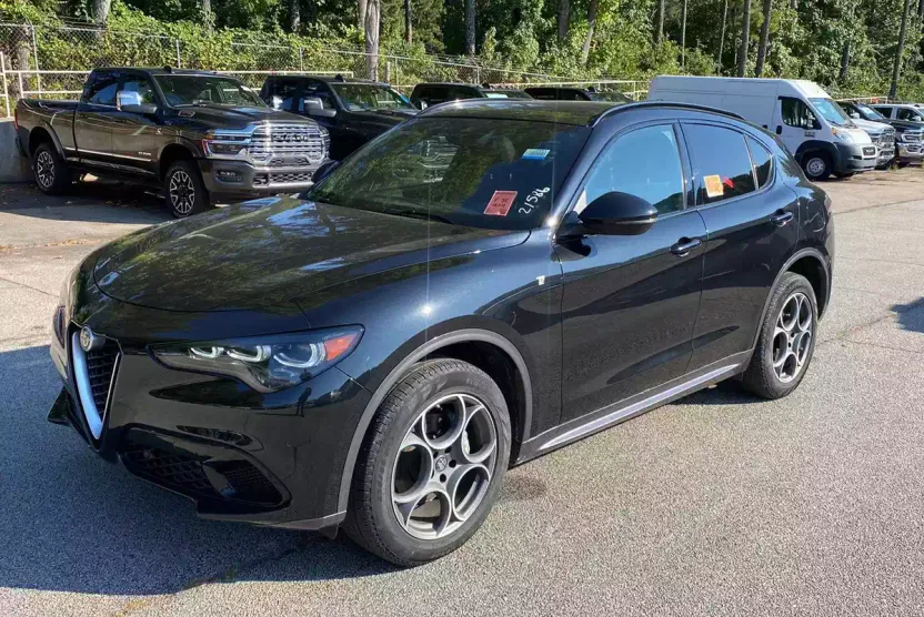 2024 Alfa Romeo Stelvio Ti photo 1