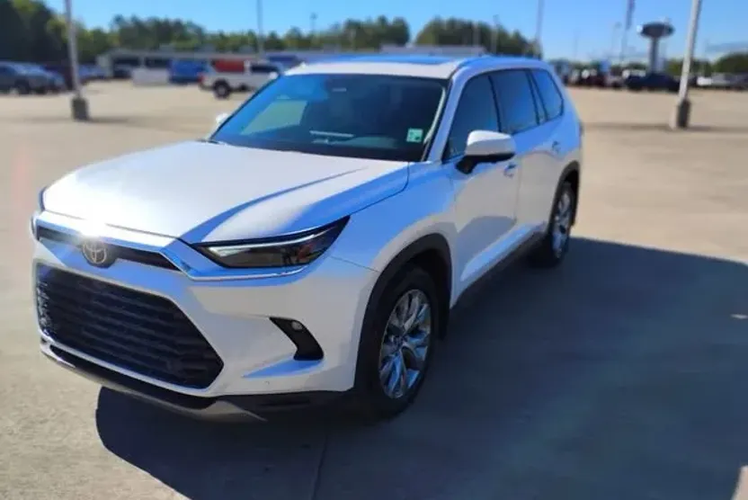 2025 Toyota Grand Highlander Limited photo 1