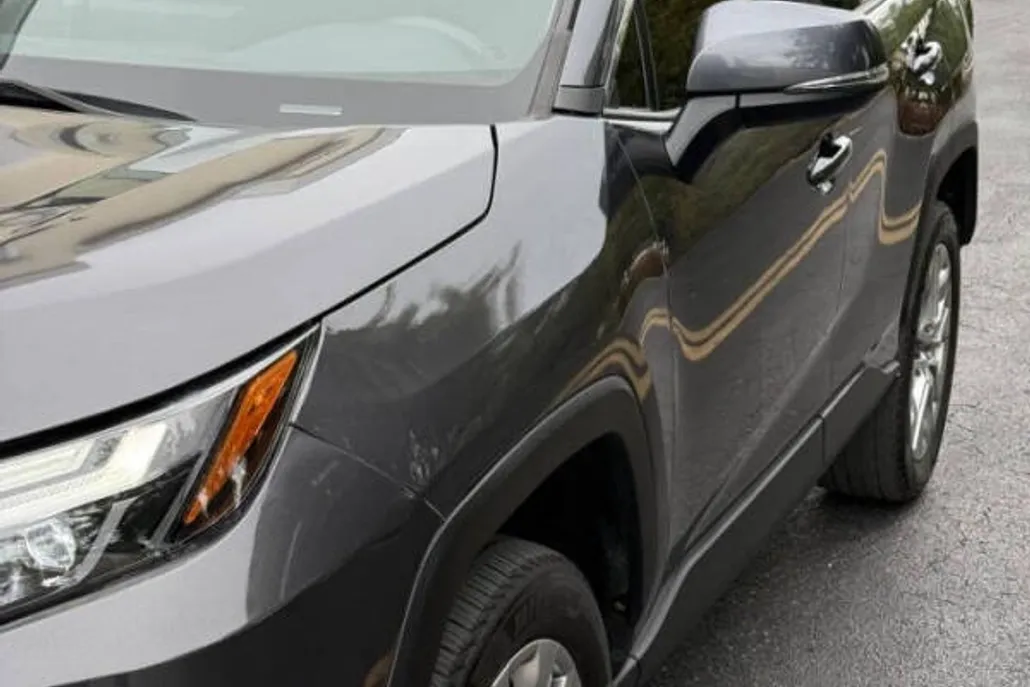 2023 Toyota RAV4 XLE Premium photo 1