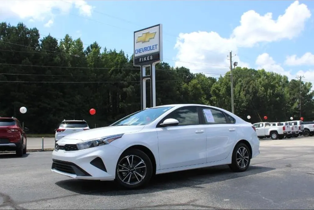 2024 Kia Forte LX photo 1