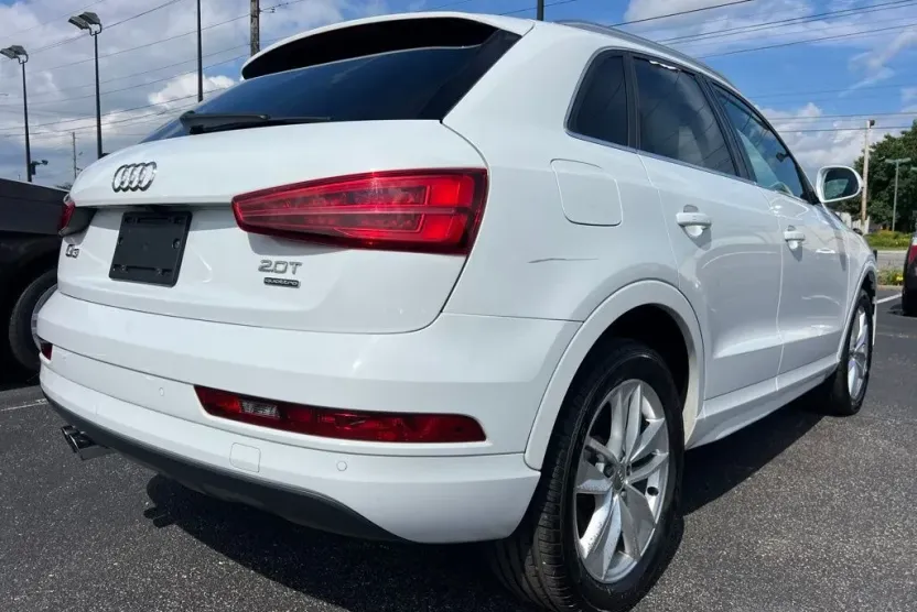 2016 Audi Q3 Premium Plus photo 1