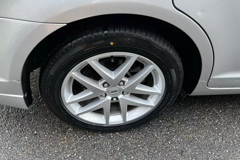 2010 Ford Fusion SEL photo 1