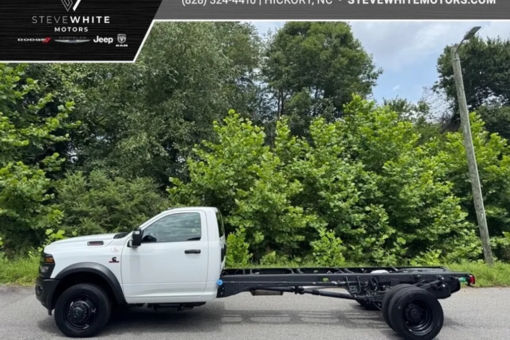 2025 Ram 5500 Tradesman photo 1