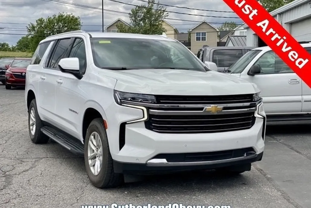 2023 Chevrolet Suburban LT photo 1