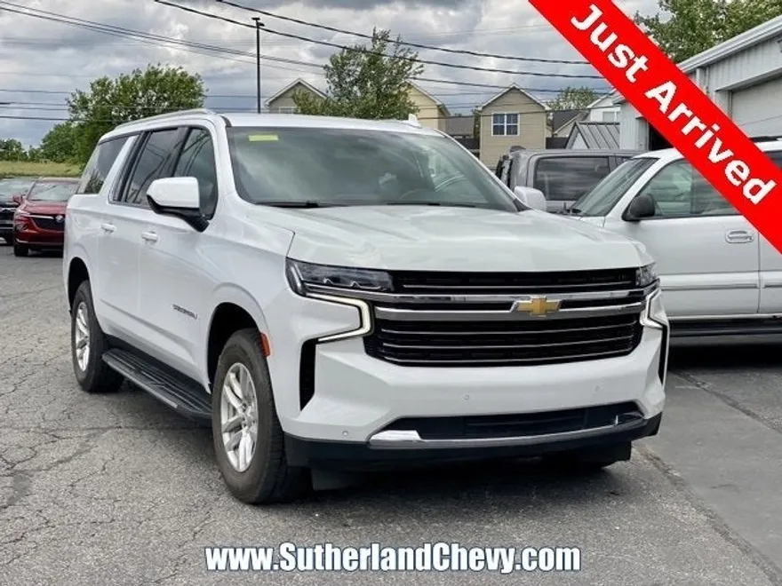 2023 Chevrolet Suburban LT photo 1