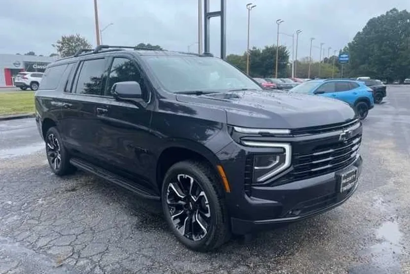 2025 Chevrolet Suburban RST photo 1