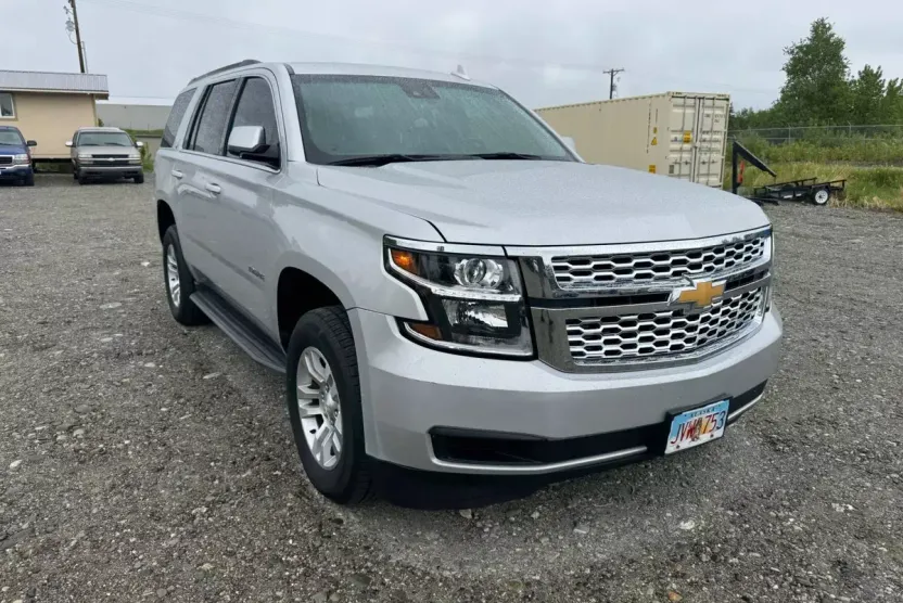 2017 Chevrolet Tahoe LT photo 1