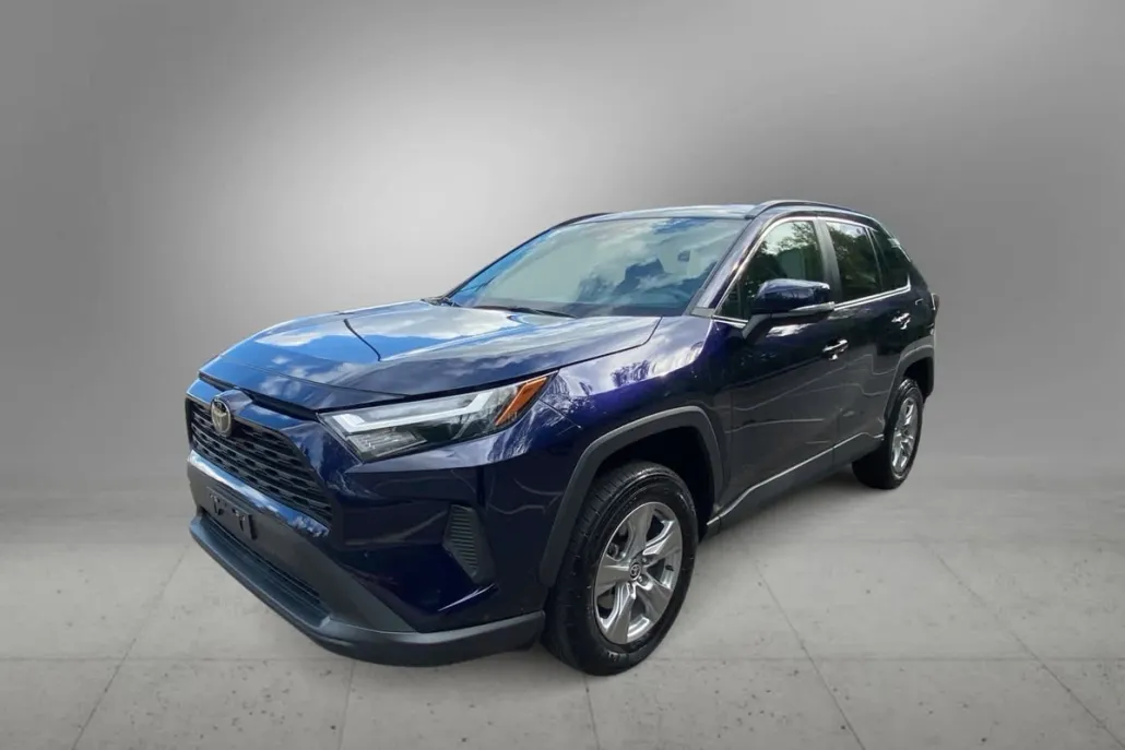 2024 Toyota RAV4 XLE photo 1