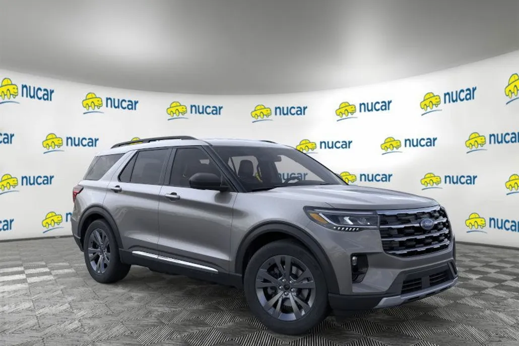2025 Ford Explorer photo 1