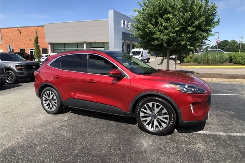 2020 Ford Escape Titanium Hybrid photo 1